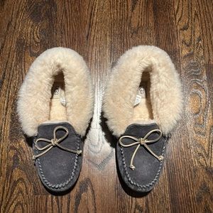 Women’s grey size 10 Alena UGG lined slippers. Like new.